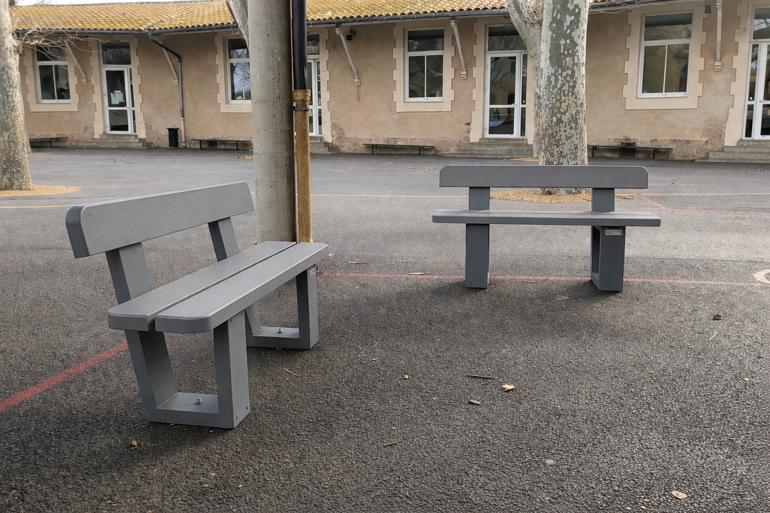 Banc enfants Recre - lattes plastique recyclé - avec dossier - l. 120 cm - coloris standard - livré non déchargé