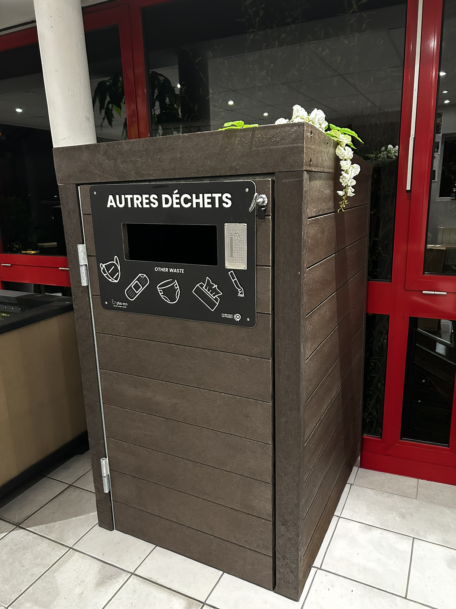 Abri conteneur pour bac de 240 l - lattes plastique recyclé l. 87 cm - livré non déchargé