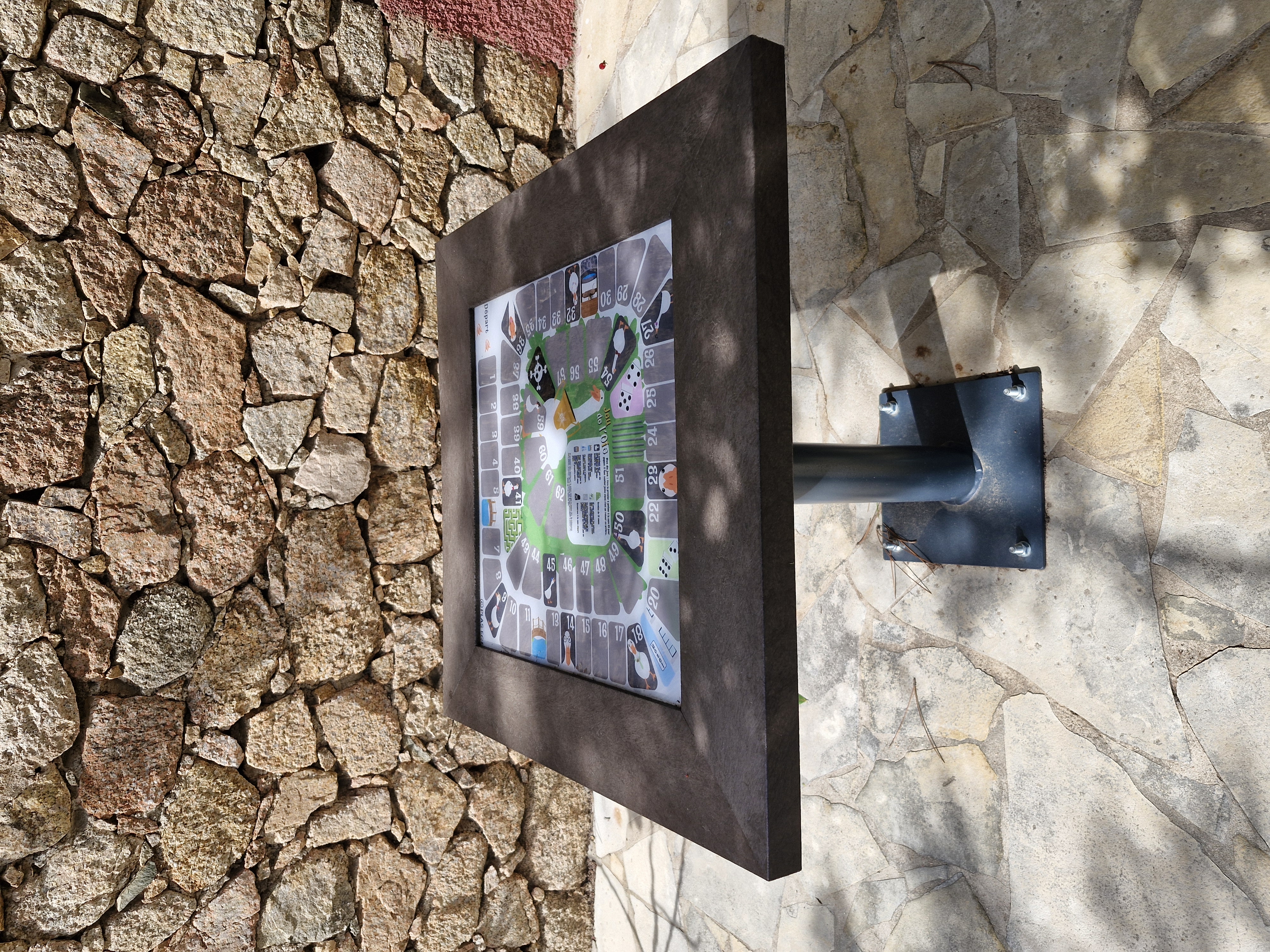 Table de jeux Major - l. 71,5 x pr. 71,5 x h. 76 cm plastique recyclé - coloris standard - livré non déchargé