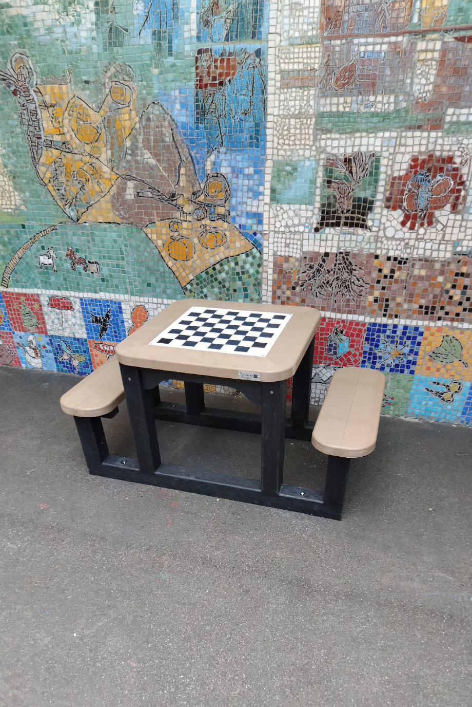 Table de jeux Helios - l. 149,5 cm - lattes plastique recyclé - coloris standard - livré non déchargé