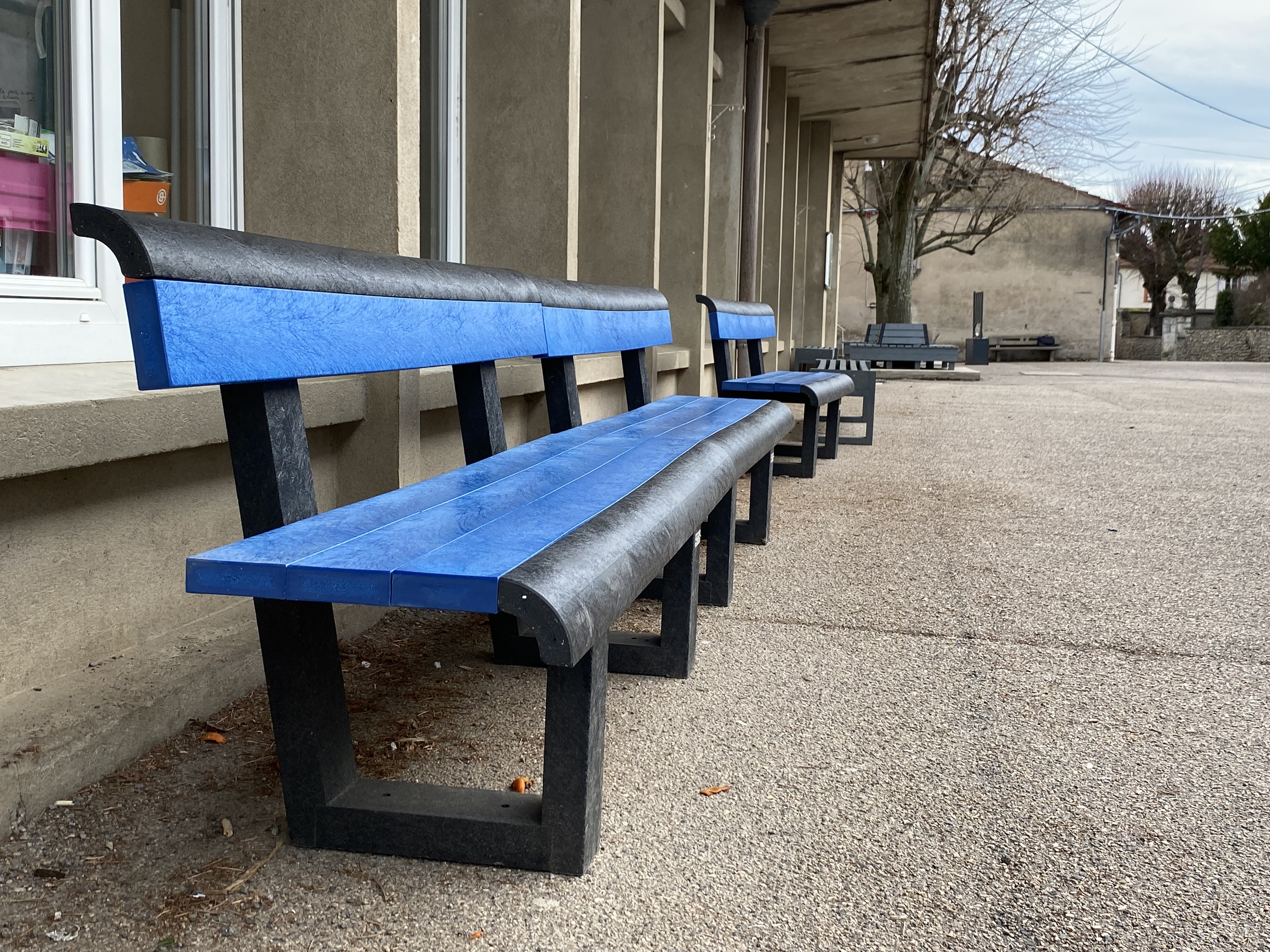 Banc Osakan - piètement noir - l. 180 cm - coloris pigmentek - livré non déchargé