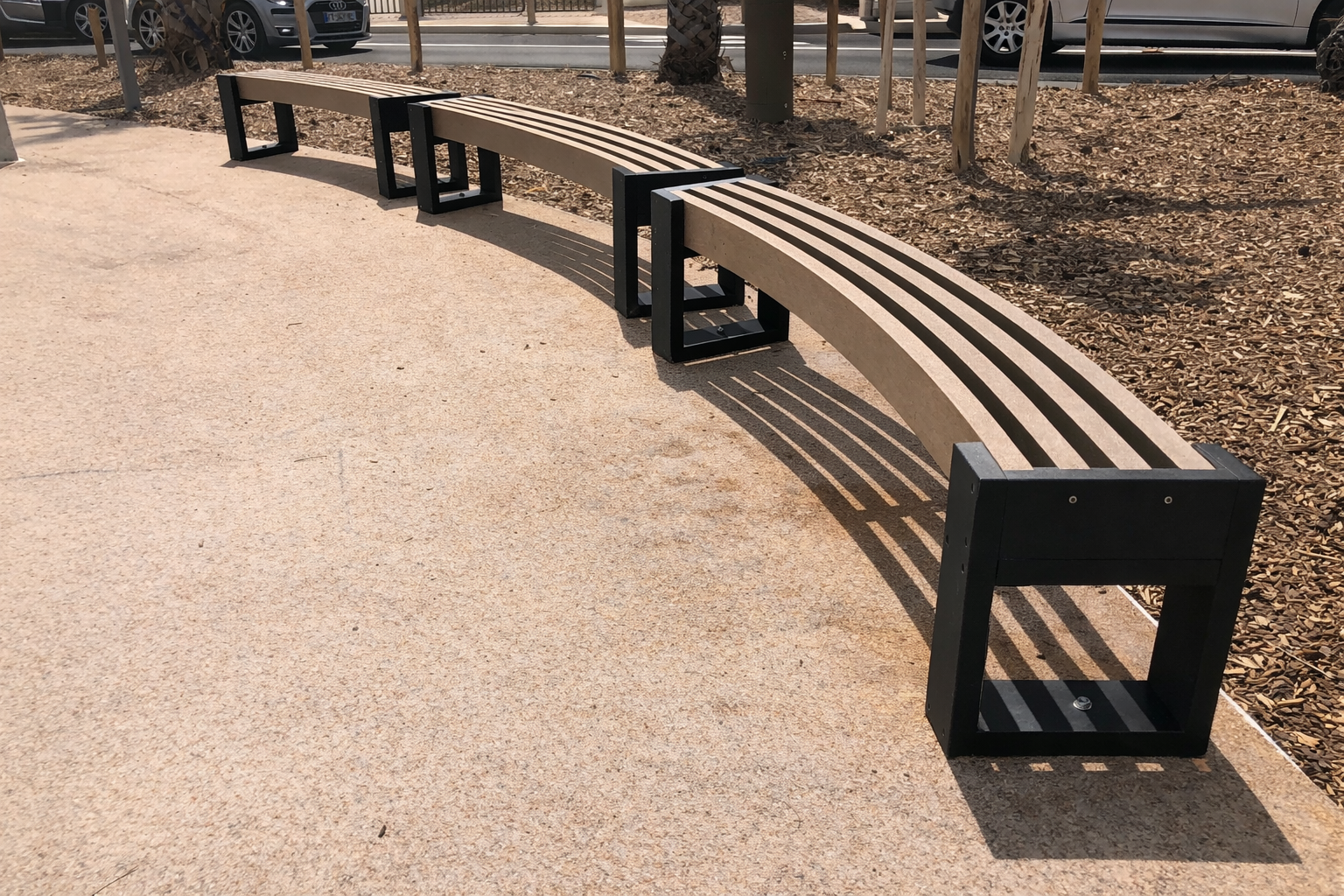 Banquette courbe Arena - piètement noir - l. 191 cm - coloris standard - livré non déchargé