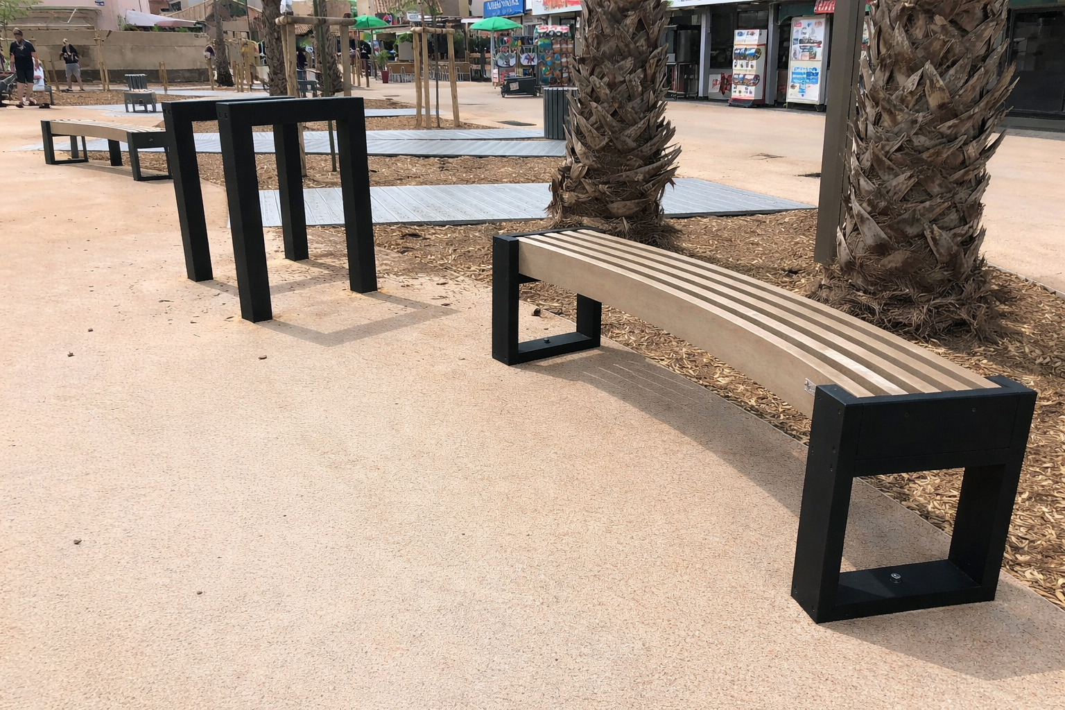 Banquette courbe Arena - piètement noir - l. 191 cm - coloris standard - livré non déchargé