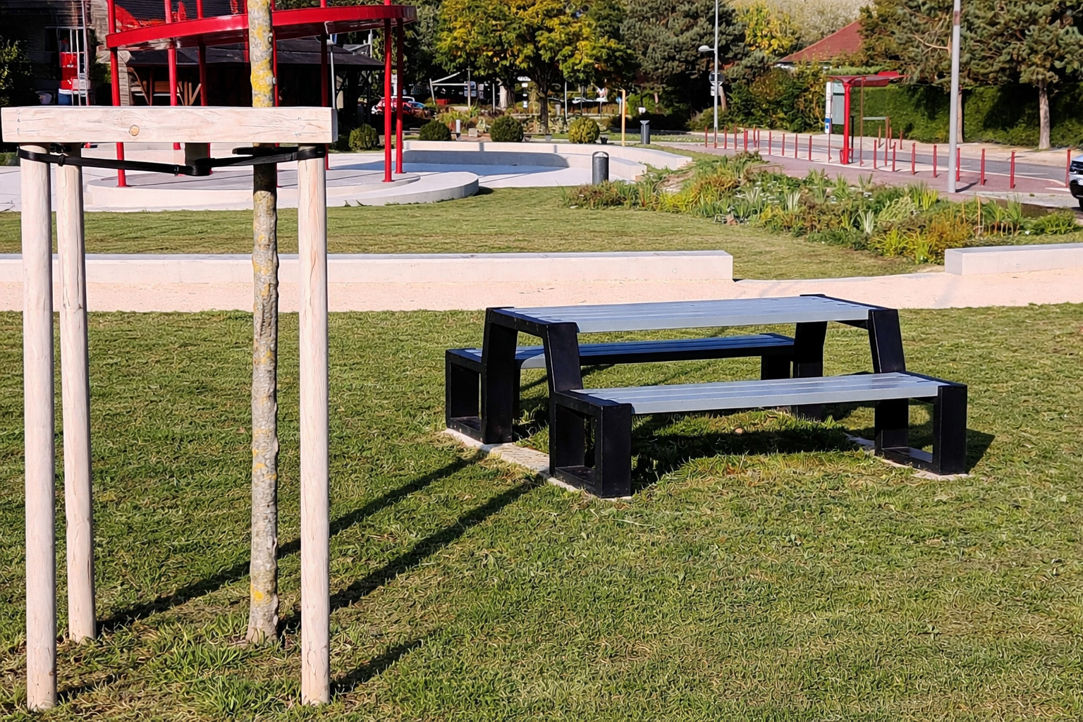 Table de pique-nique Arena - l. 194 cm - piètement noir - coloris standard - livré non déchargé