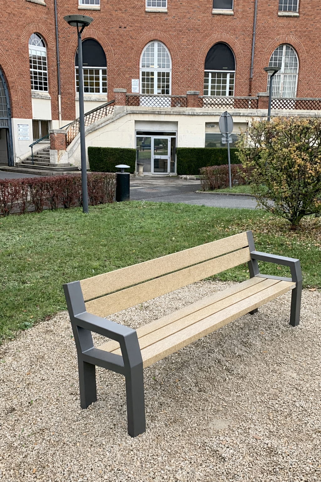 Banc Harmonie - accoudoir - l. 198 cm - coloris standard - livré non déchargé