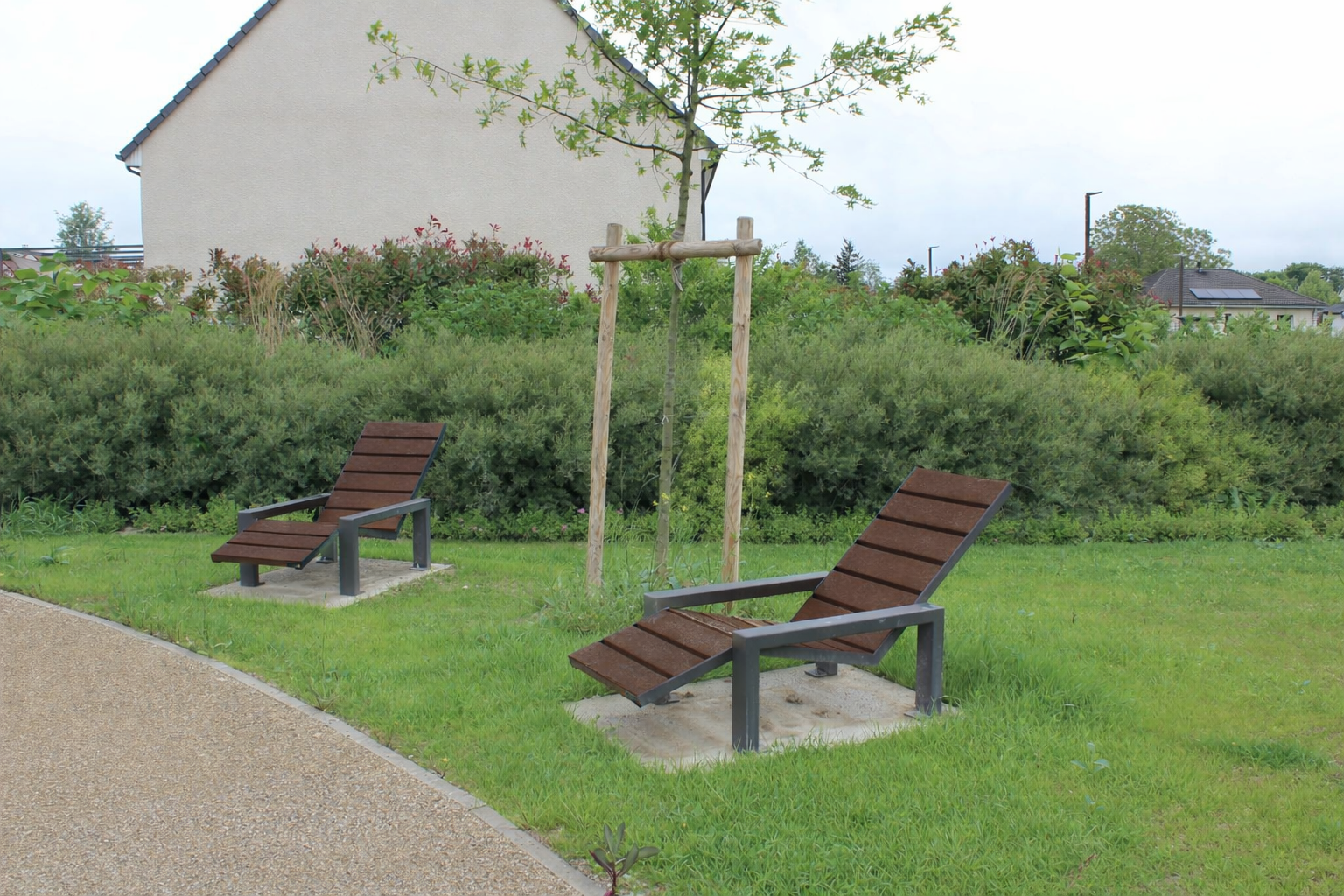 Chaise longue Harmonie - l. 156,9 cm - coloris standard - livré non déchargé