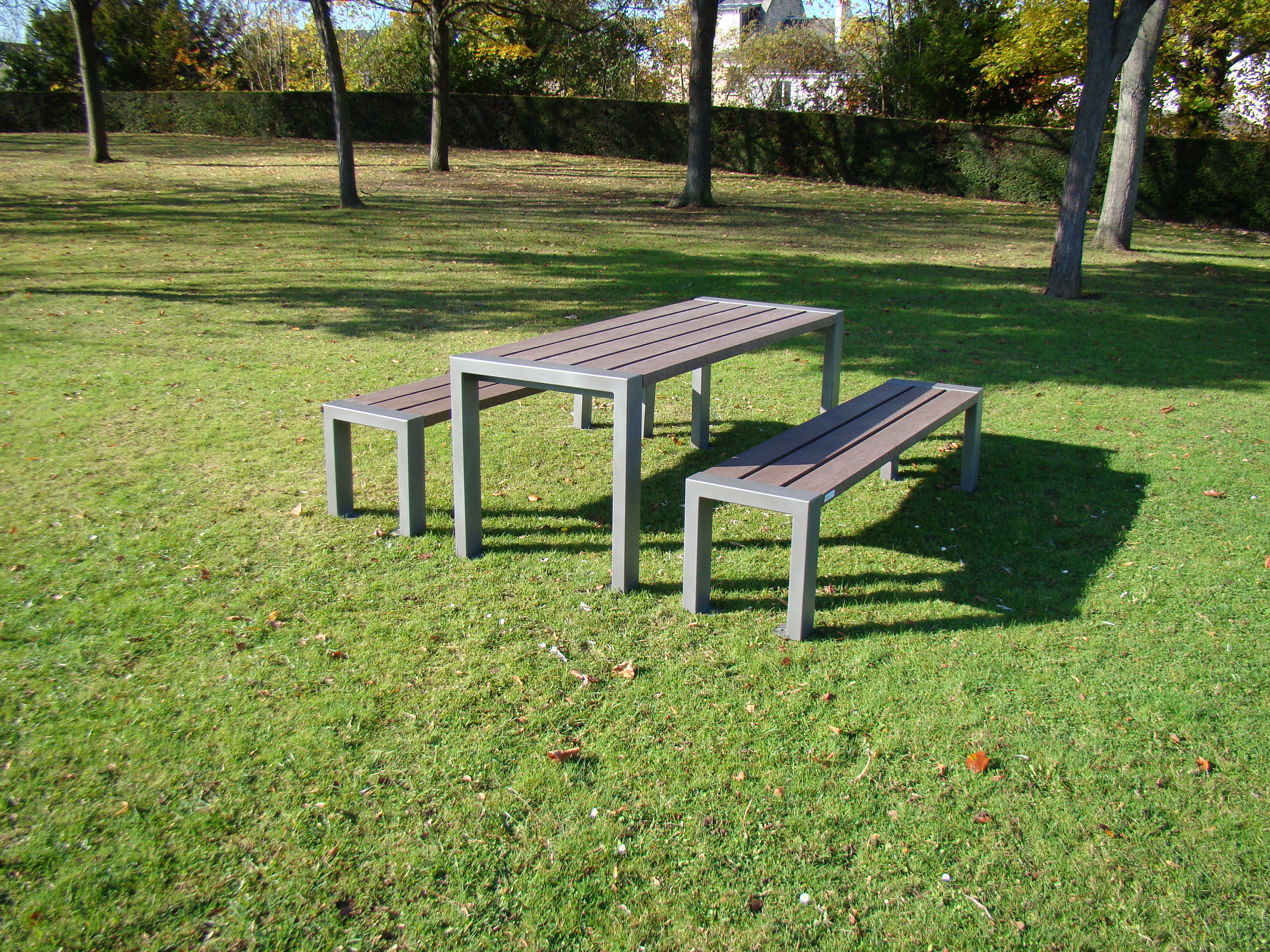 Table Harmonie - l. 198 cm - coloris standard - livré non déchargé