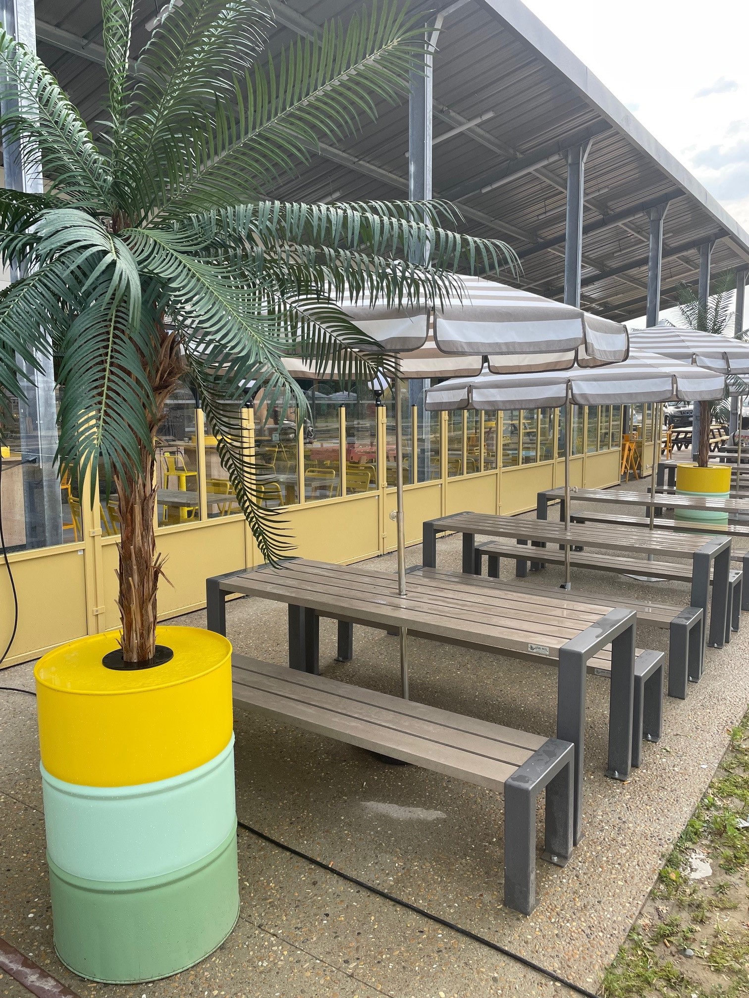 Table Harmonie - l. 198 cm - coloris standard - livré non déchargé