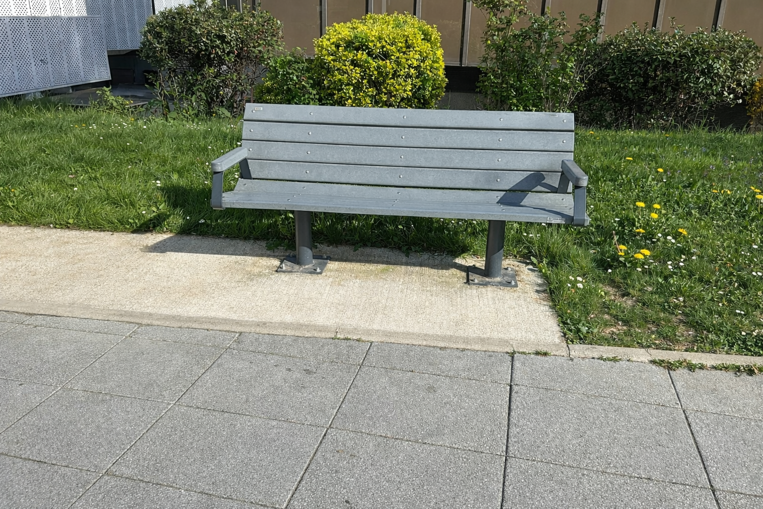 Banc Major - accoudoir - l. 180 cm - coloris standard - livré non déchargé