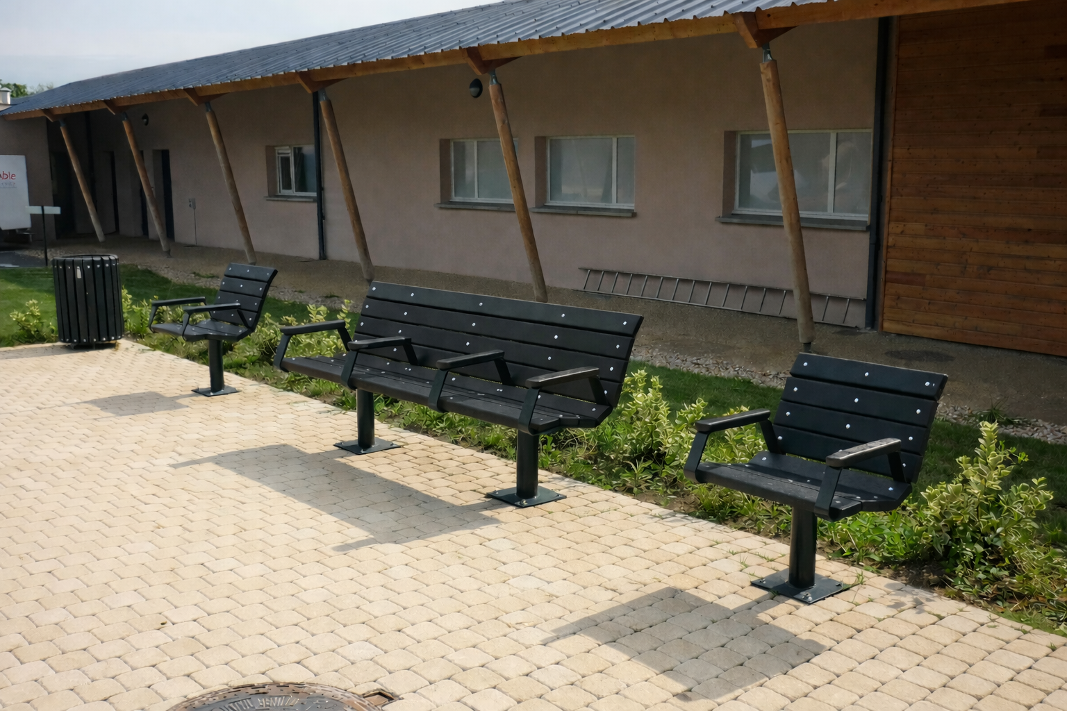 Banc Major - 4 accoudoirs - l. 180 cm - coloris standard - livré non déchargé