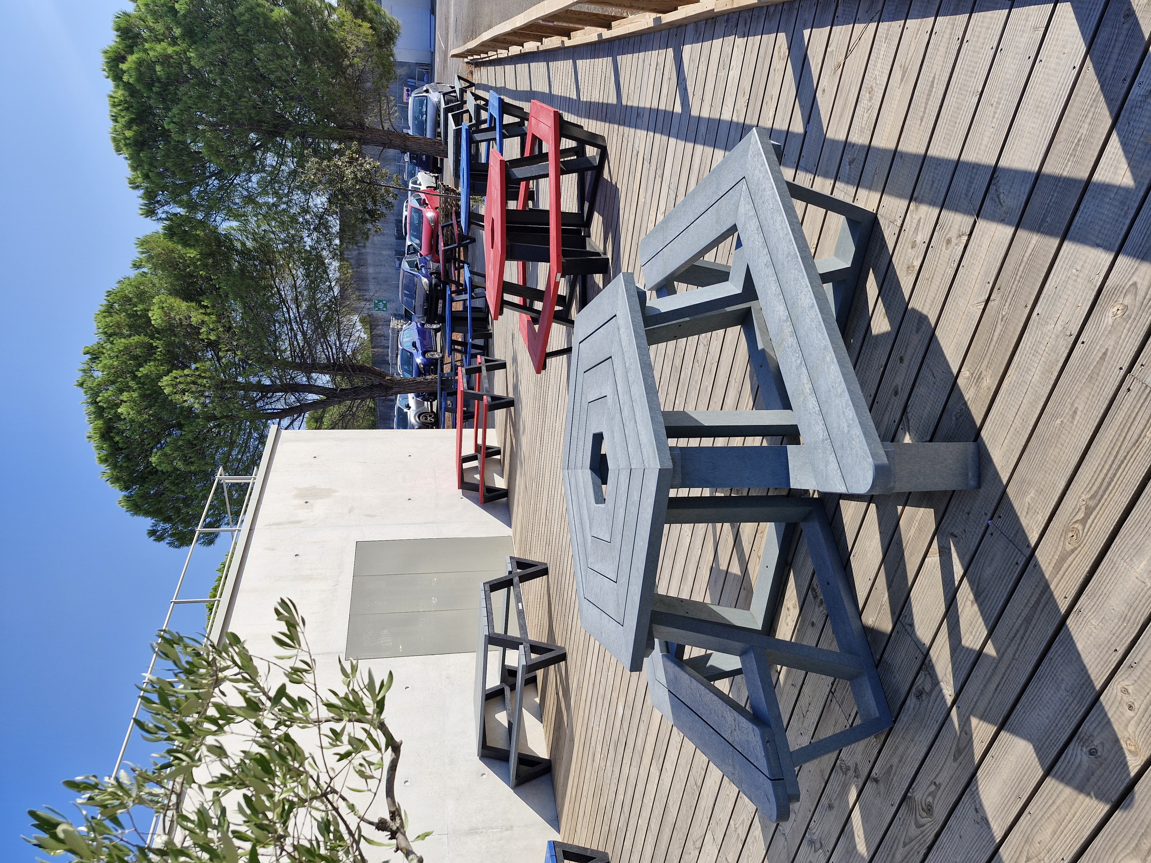 Table de pique-nique Helios - PMR - l. 232,4 cm - coloris standard - livré non déchargé