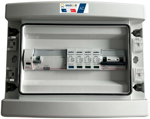 Coffret AC 15-17 kW triphasé avec bobine MX MADEnR - pour 1 onduleur triphasé avec disjoncteur C32 -