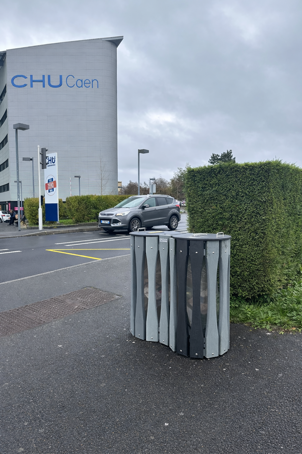 Corbeille porte-sac vigipirate Major - lattes plastique recyclé - sans couvercle - 2 x 100 l - livré non déchargé