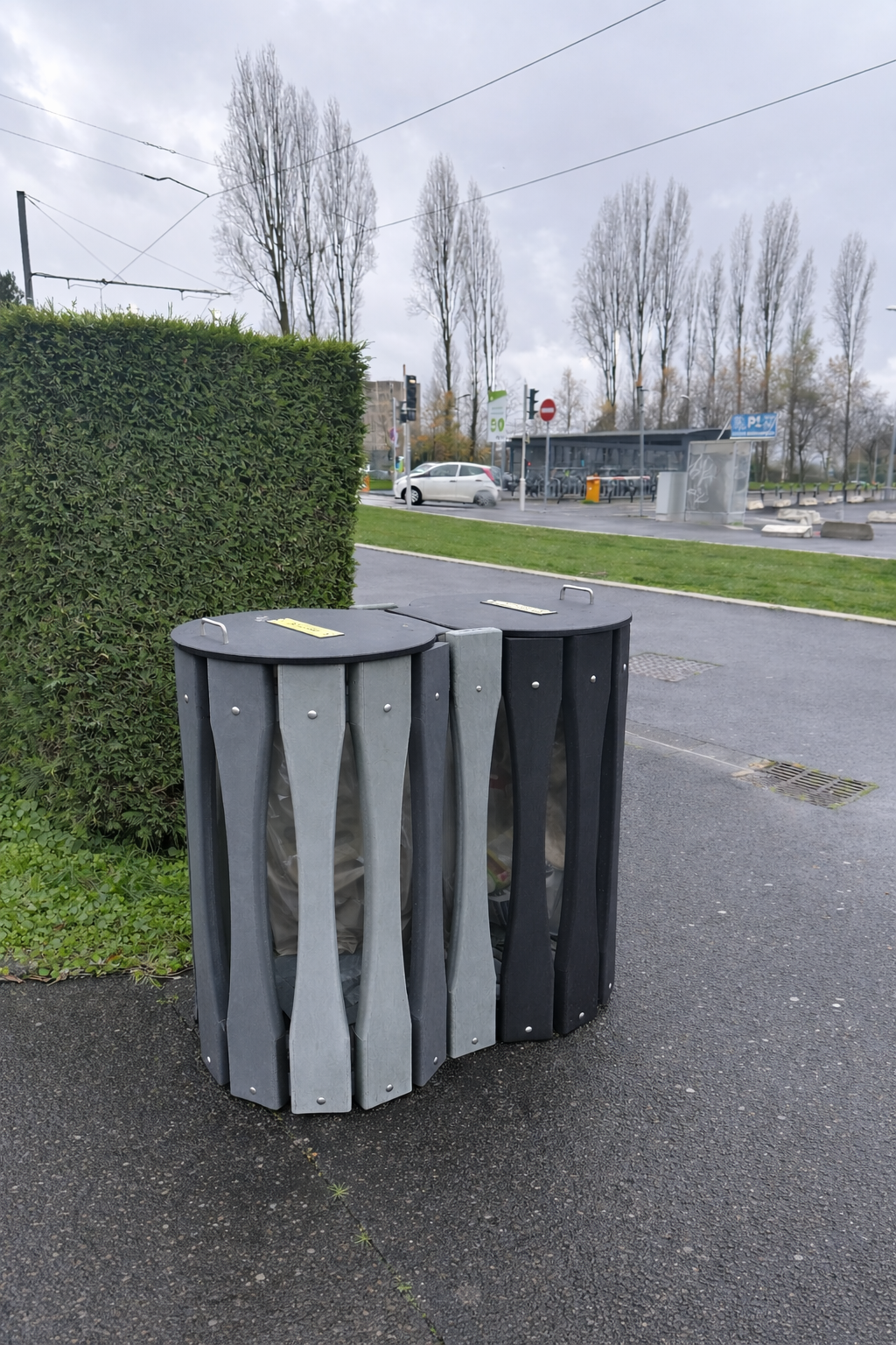 Corbeille porte-sac vigipirate Major - lattes plastique recyclé - sans couvercle - 2 x 100 l - livré non déchargé