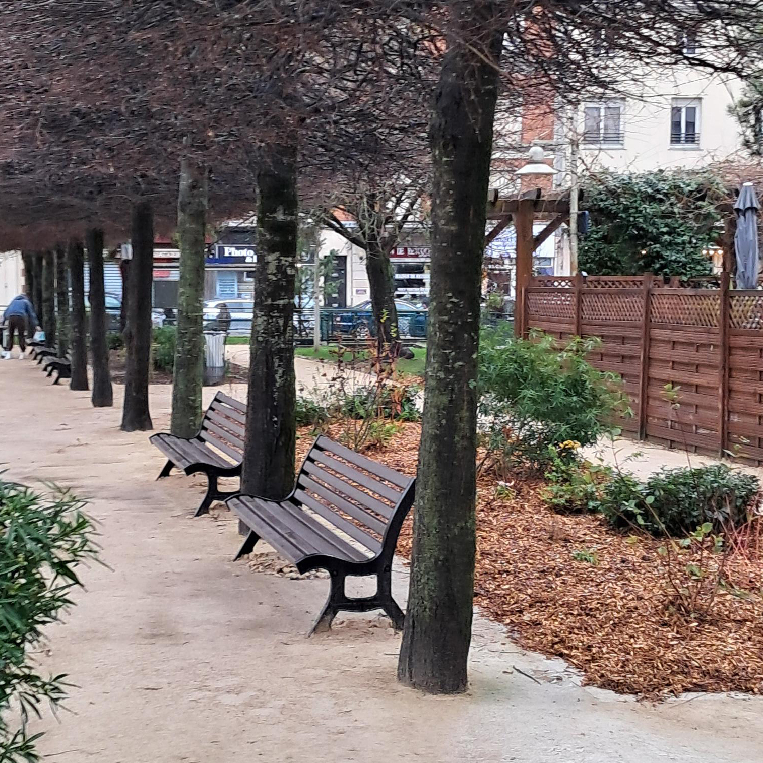Banc Fusion - l. 197 cm - piètement noir - coloris standard - livré non déchargé