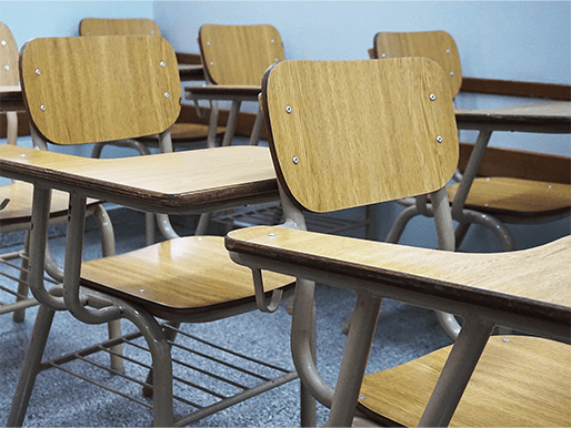 Dans quel cas s’équiper de chaises à tablette/écritoire ?