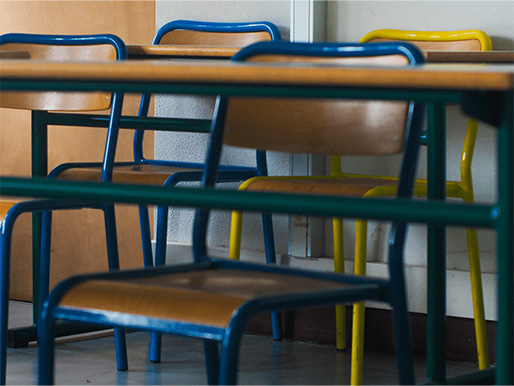 Voir les chaises pour les professeurs