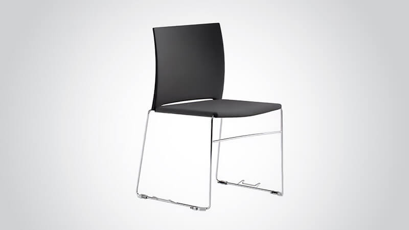 Chaise avec piètement traîneau - Voir les produits