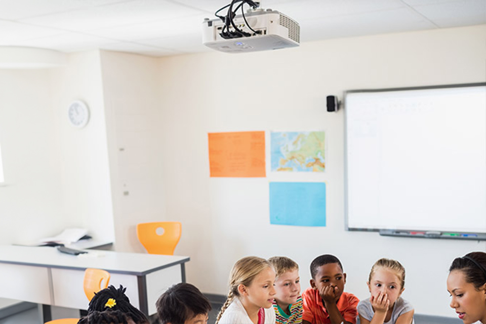 Voir les vidéoprojecteurs interactifs - Le vidéoprojecteur interactif