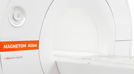 Renseigner le alt quand l'image est un lien, sinon vide