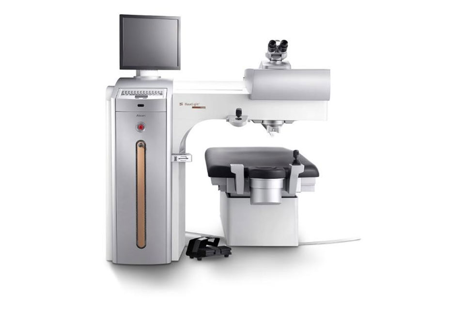 Voir la fiche technique laser femtoseconde WaveLight® FS200 (PDF - 305 Ko)