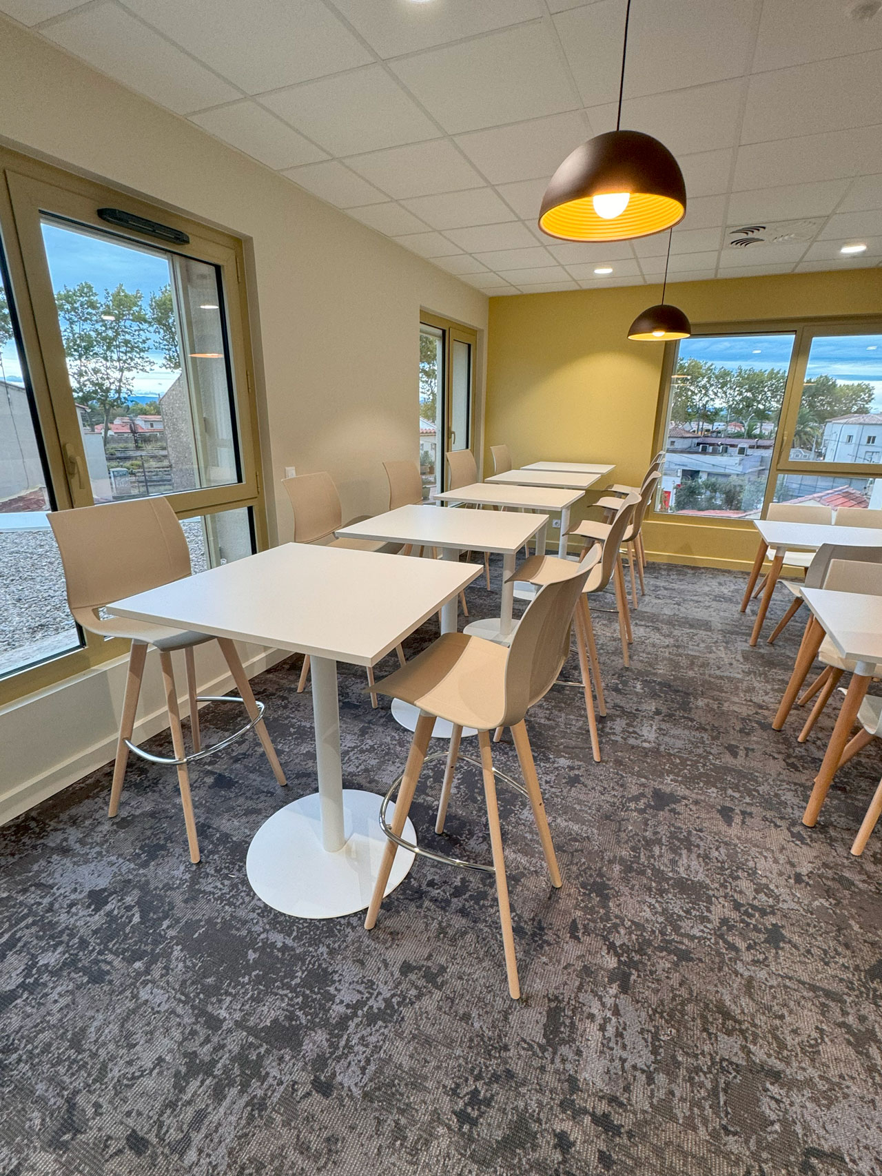 Espaces de travail / Espaces informels / Espaces de réunion - Ouvrir le diaporama