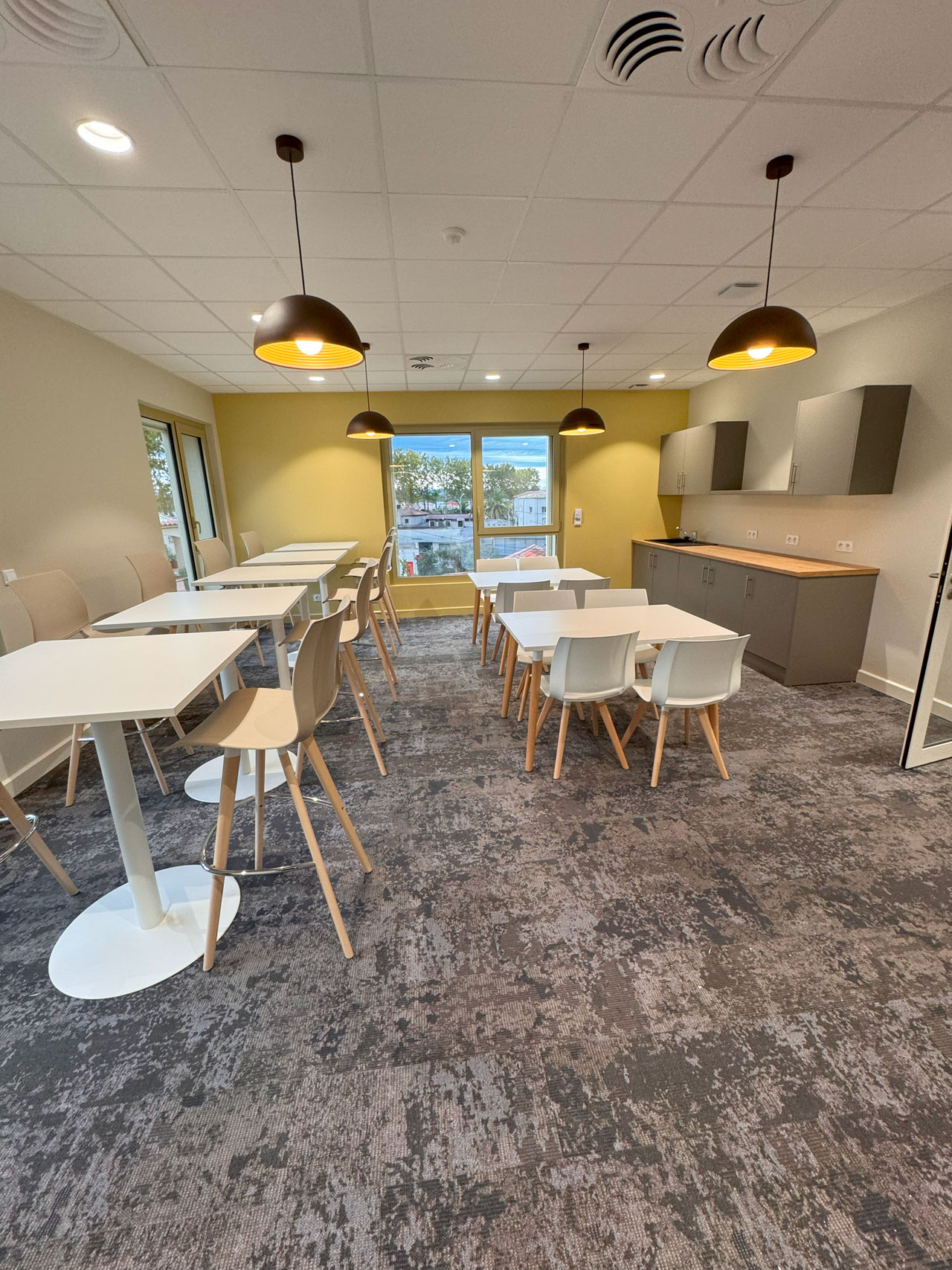 Espaces de travail / Espaces informels / Espaces de réunion - Ouvrir le diaporama
