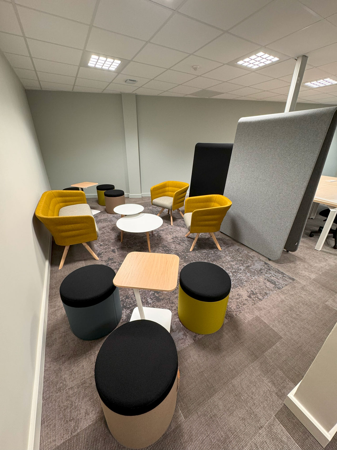 Espaces de travail / Espaces informels / Espaces de réunion - Ouvrir le diaporama