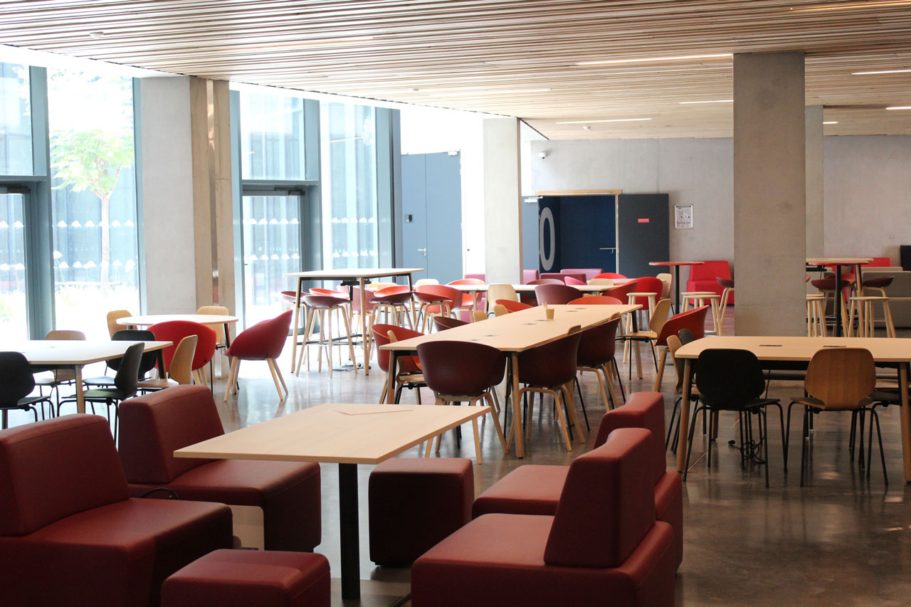 Découvrez les Espaces informels / Espaces de réunion / Espaces de formation / Espaces de travail - Ouvrir le diaporama