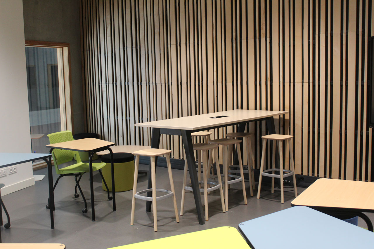 Découvrez les Espaces informels / Espaces de réunion / Espaces de formation / Espaces de travail - Ouvrir le diaporama