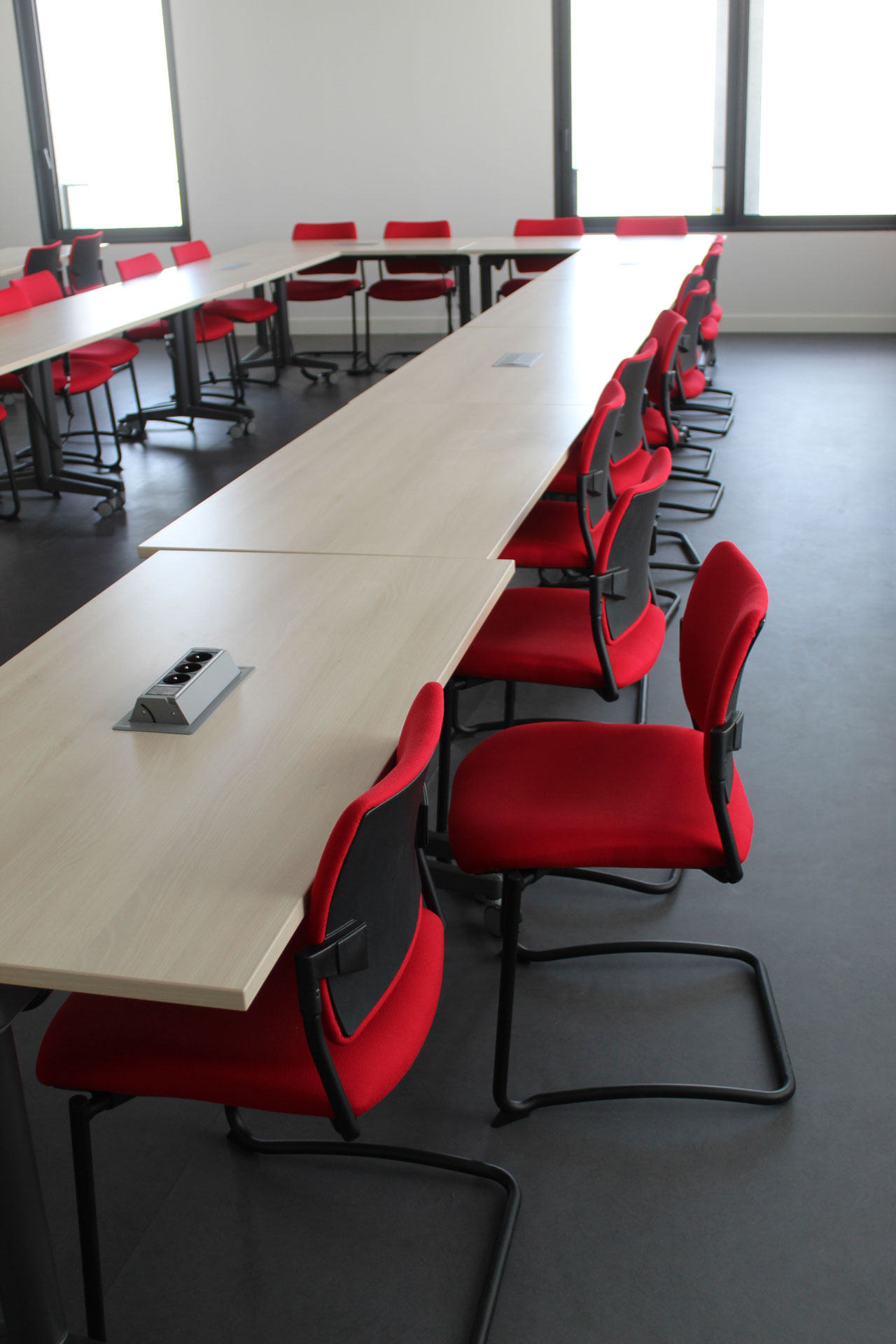 Découvrez les Espaces informels / Espaces de réunion / Espaces de formation / Espaces de travail - Ouvrir le diaporama