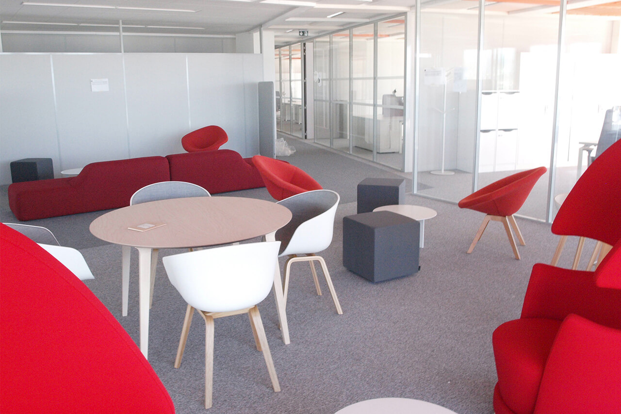 Espaces de réunion / Espaces de travail / Espaces informels / Espaces de formation - Ouvrir le diaporama
